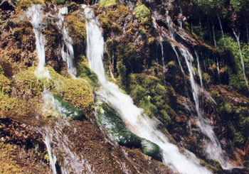 岩清水